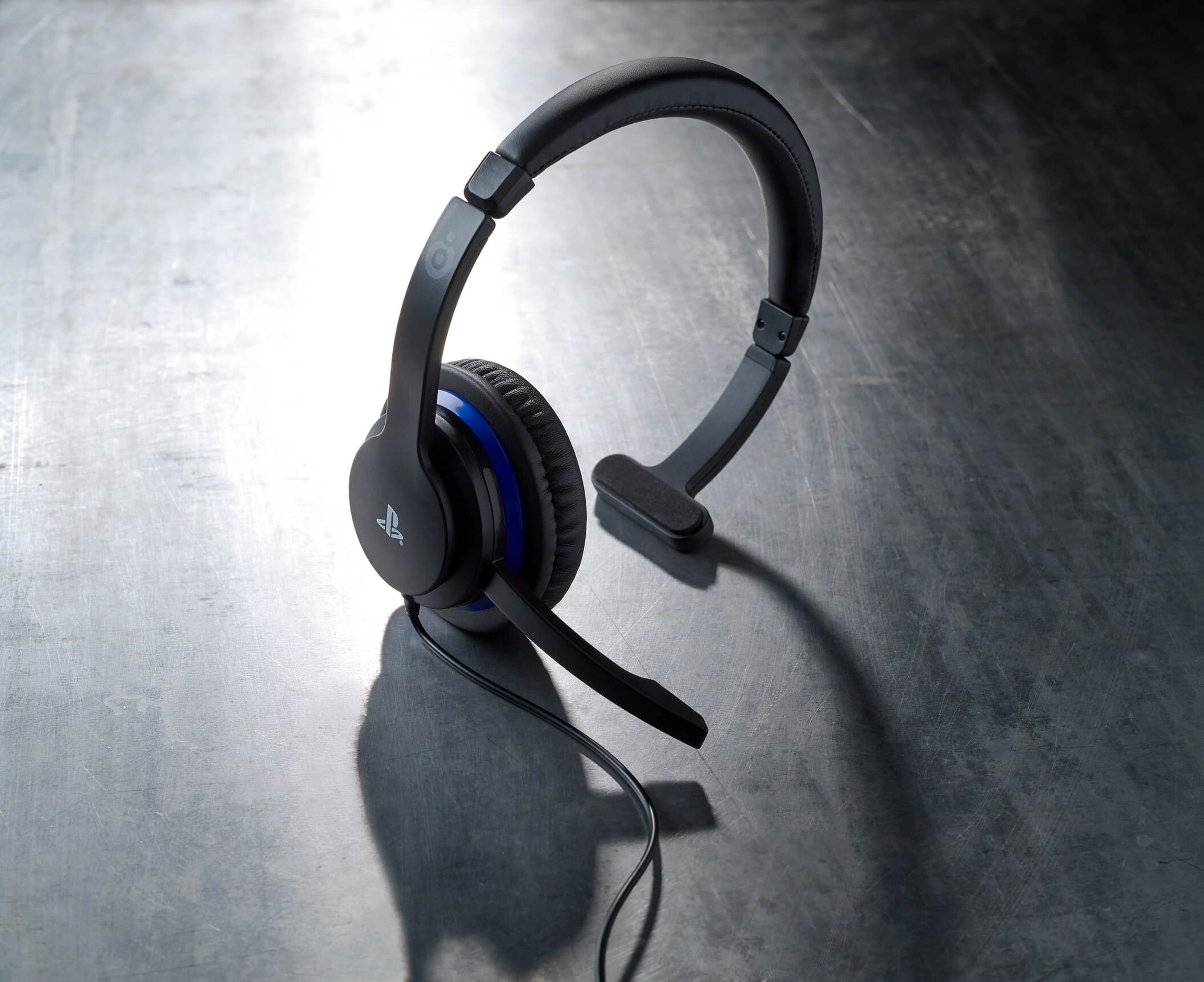 PS4OFCOMMUNICATOR_LF01